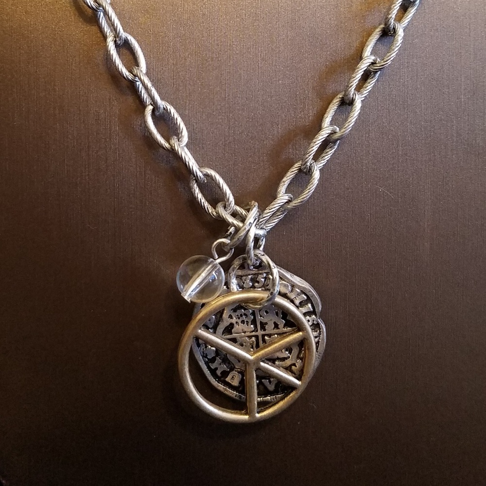 Silver peace sign Necklace - Picture 1 of 6